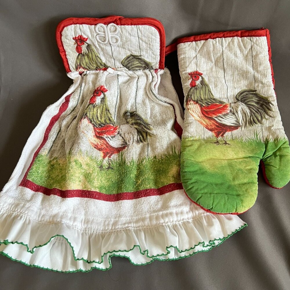 Rooster Kitchen Towel & Oven Mitt Set With Red Trim
